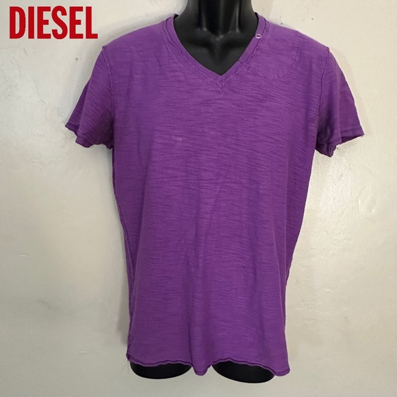 Diesel Textured V Neck T Shirt Medium Gently worn 100% cotton Open seam design - Picture 1 of 7